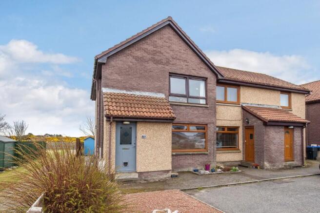 1 bed property, in 9 Acorn Place, £80,000