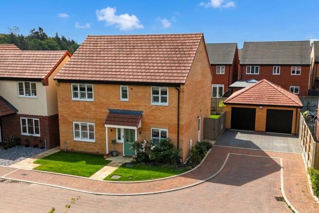 4 bed property, in Daffodil Place, £475,000