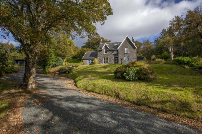 6 bed property, in Druimard House, £895,000