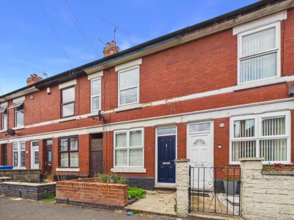 2 bed property, in Lewis Street, £140,000