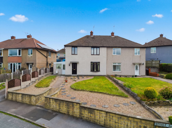 3 bed property, in Steele Avenue, £140,000