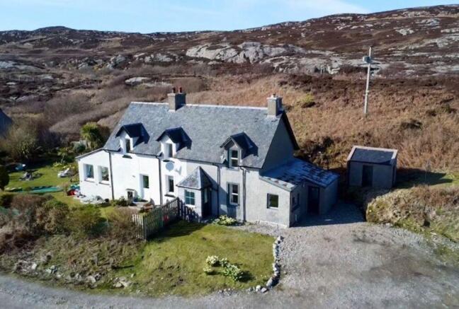 2 bed property, in No. 6 Glassard, £250,000
