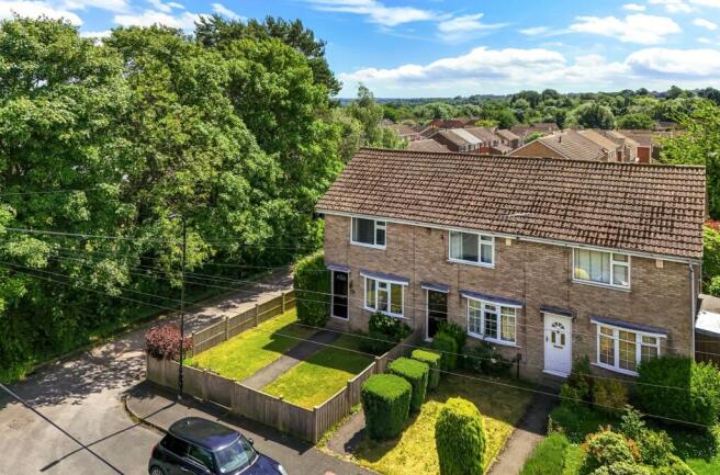 2 bed property, in Rothbury Close, £249,950