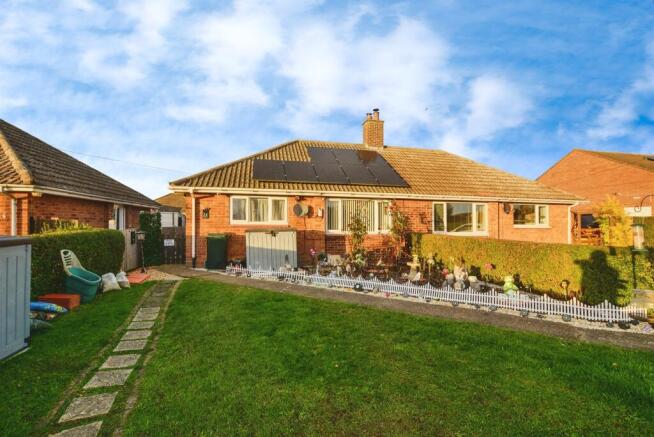 2 bed property, in Frithville Road, £110,000