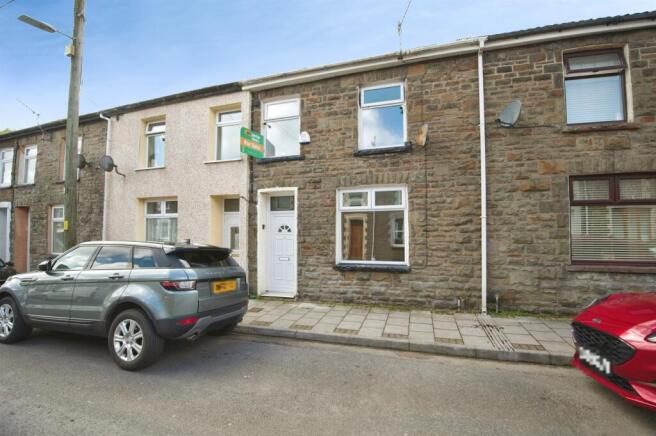 3 bed property, in Regent Street, £110,000