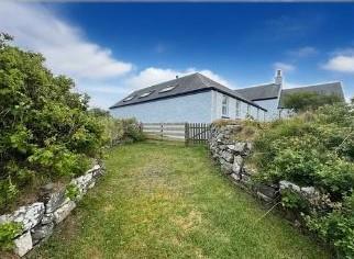 2 bed property, in Carnduncan, £210,000