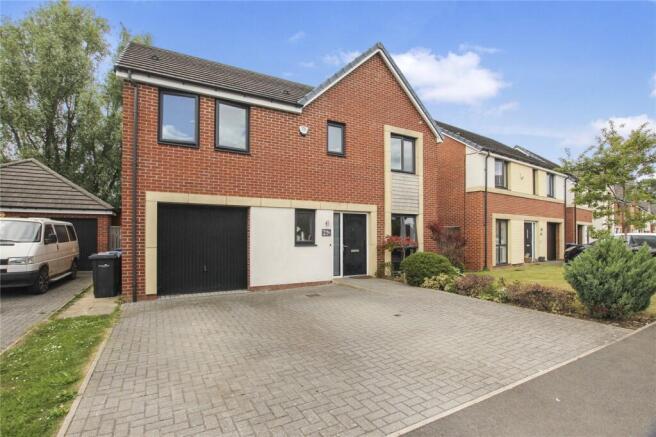 4 bed property, in Park Wynd, £300,000