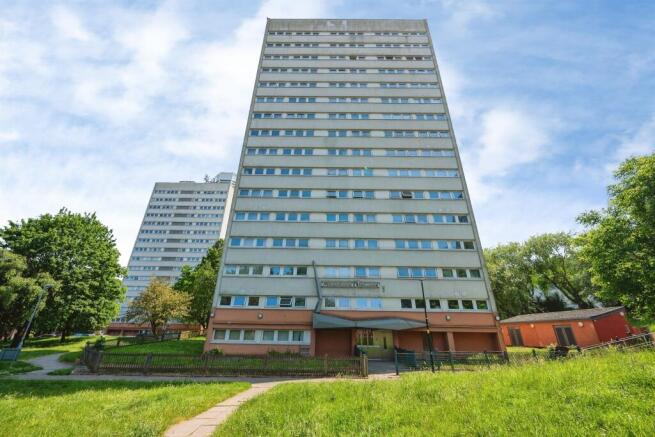 2 bed property, in Brindley Drive, £75,000