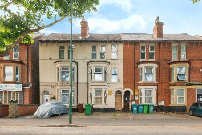 3 bed property, in Gregory Boulevard, £250,000