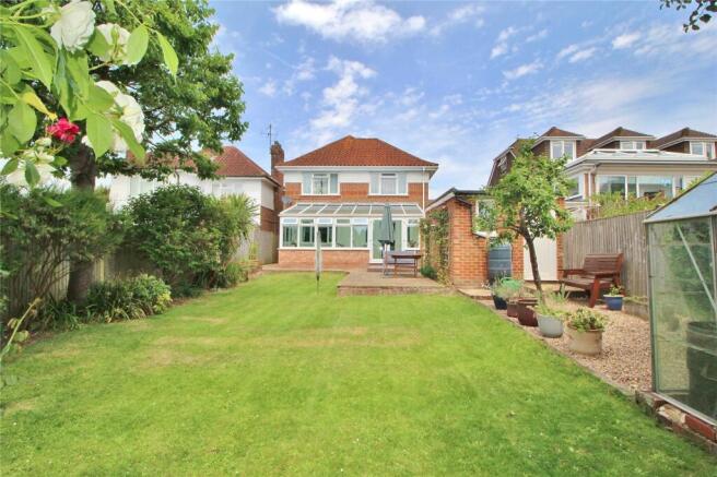 3 bed property, in Mayfield Close, £575,000