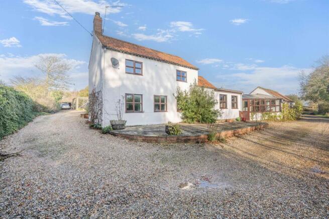 3 bed property, in Rattlerow, £600,000