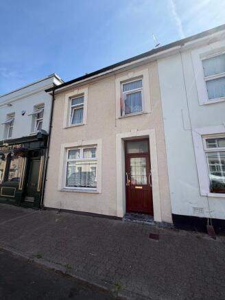 2 bed property, in Glebe Street, £275,000