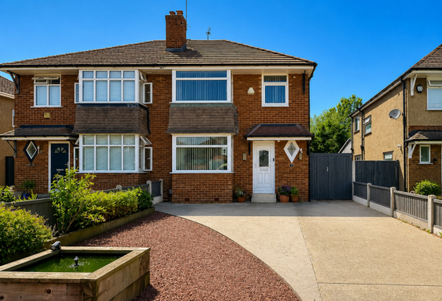 3 bed property, in Thingwall Drive, £340,000