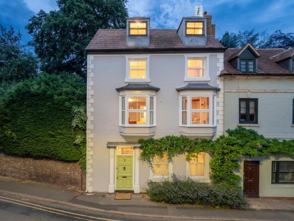 6 bed property, in New Street, £675,000