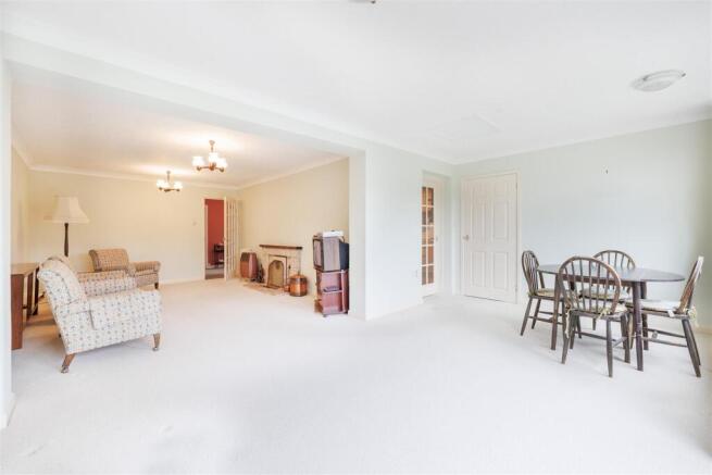 3 bed property, in St. Michaels Way, £350,000