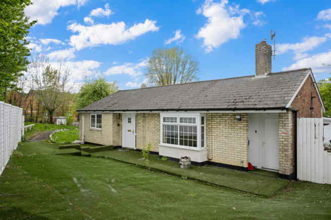 2 bed property, in Queensway, £415,000