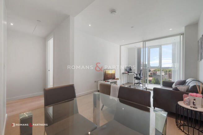 1 bed property, in Sky Gardens, £490,000