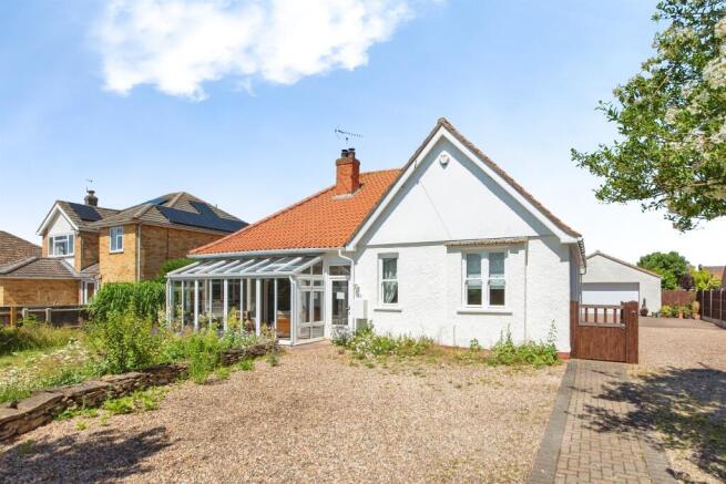 3 bed property, in Rectory Road, £500,000