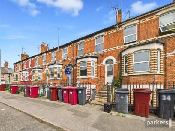 1 bed property, in Battle Street, £100,000
