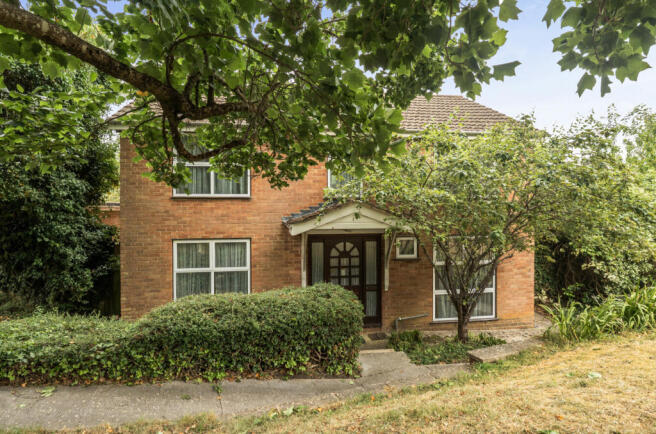 4 bed property, in Windsor Crescent, £650,000