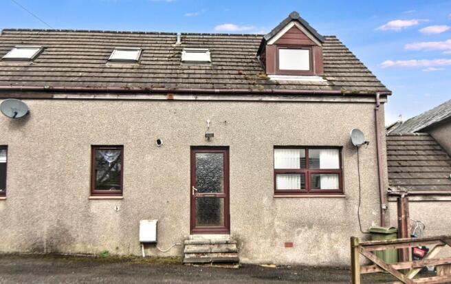 2 bed property, in Castle, £65,000