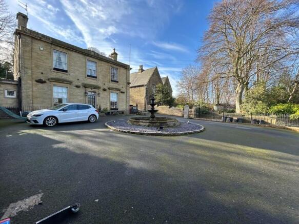 9 bed property, in Close Hill Lane, £600,000