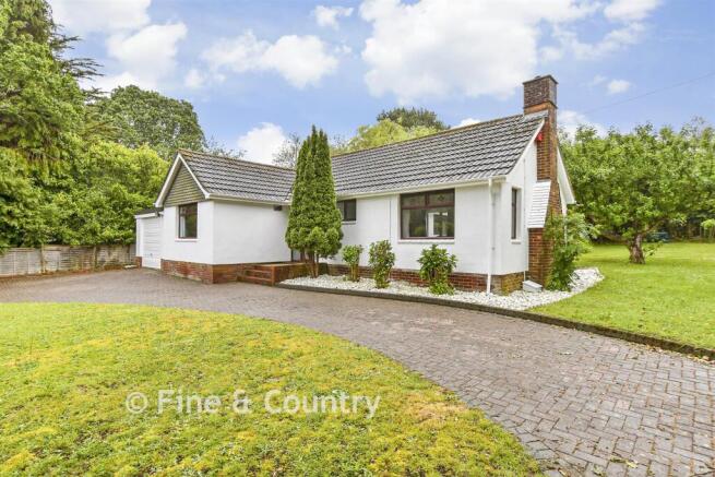 3 bed property, in Ashlake Copse Road, £700,000