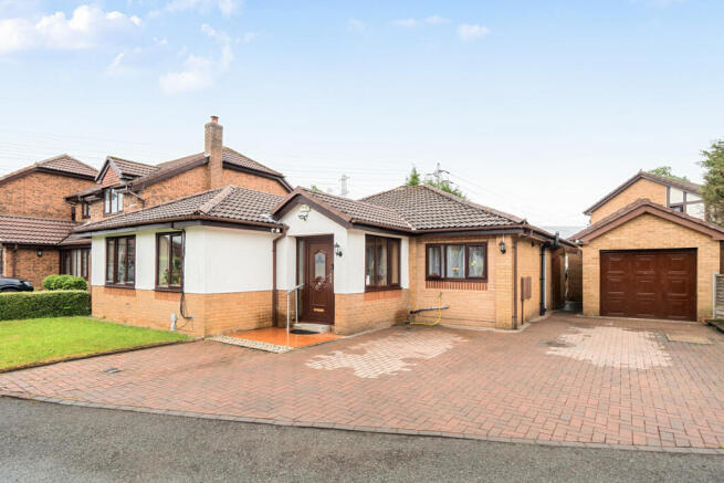 3 bed property, in Berkeley Crescent, £290,000