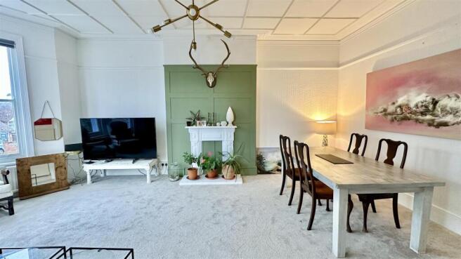 4 bed property, in Ashburnham Road, £375,000