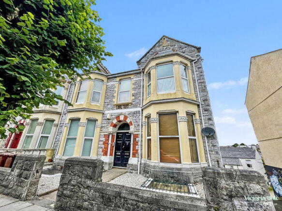 1 bed property, in Mutley, £115,000