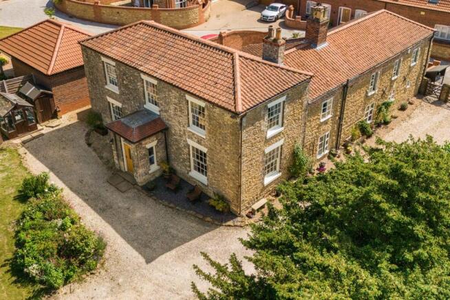 4 bed property, in Prospect Farm House, £550,000