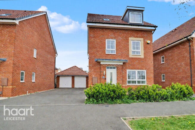 6 bed property, in Somerset Avenue, £450,000