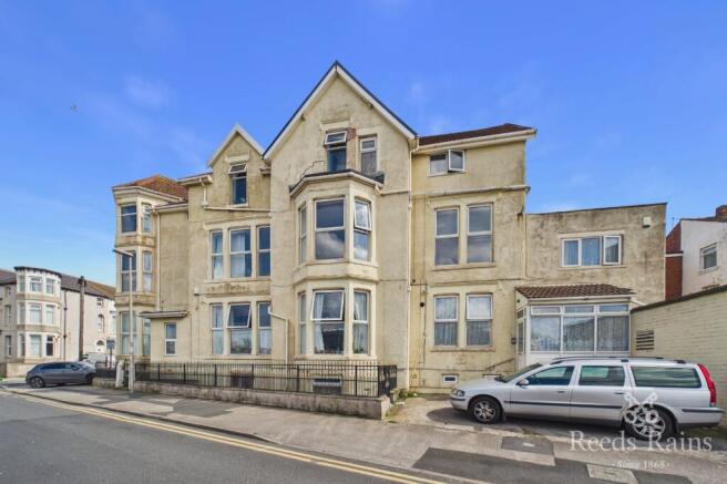 10 bed property, in Simpson Street, £300,000