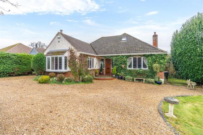 3 bed property, in Broomhill, £650,000