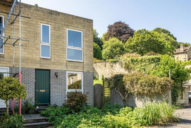 3 bed property, in Holloway, £375,000