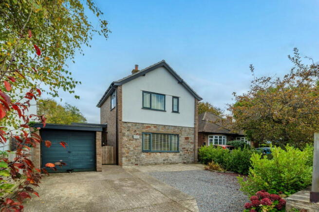 3 bed property, in Bishops Road, £515,000