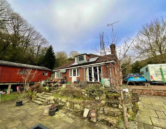 4 bed property, in Edge Dell, £450,000