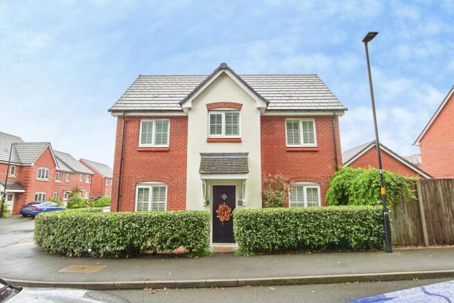 3 bed property, in Ashtree Court, £385,000