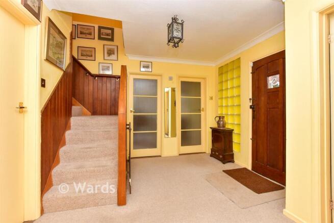6 bed property, in Lords Wood Lane, £500,000