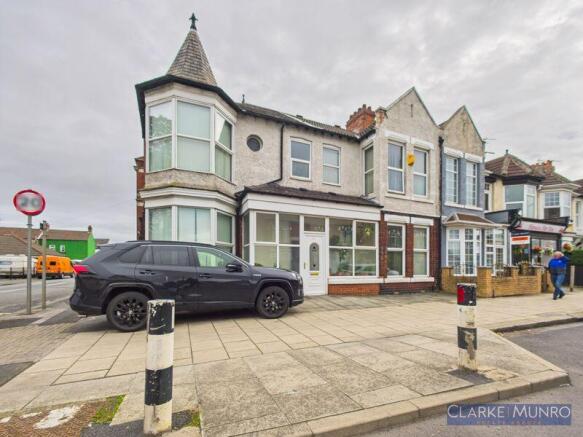 6 bed property, in Kings Road, £185,000