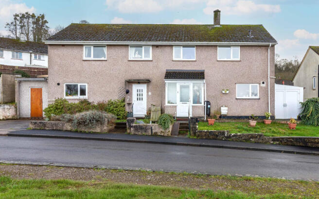3 bed property, in Moorend Gardens, £269,500