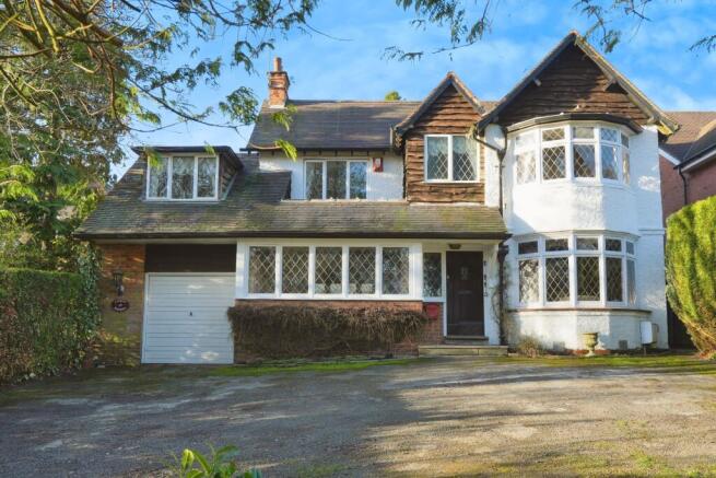 4 bed property, in Twatling Road, £750,000
