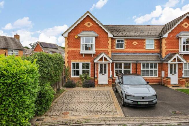 3 bed property, in Bosworth Road, £625,000