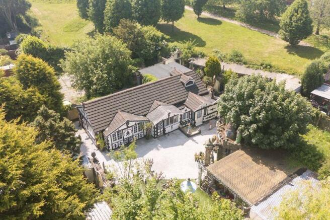 2 bed property, in Rectory Road, £465,000