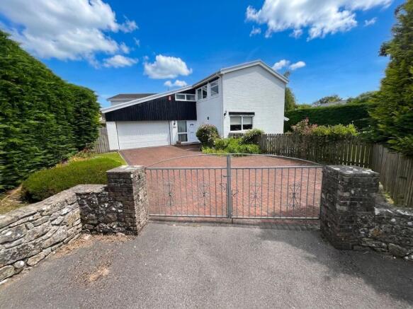 3 bed property, in Ty-Nant Causeway Hill Llanblethian, £700,000