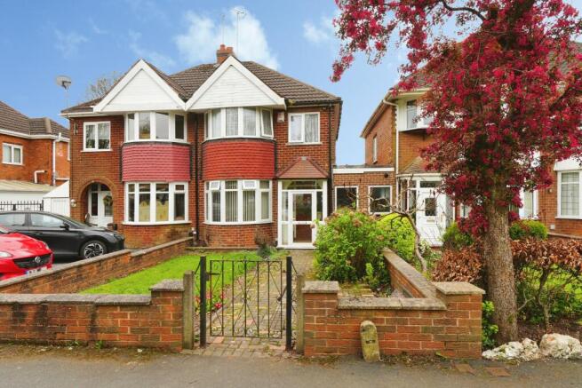 3 bed property, in Ridgacre Road, £250,000
