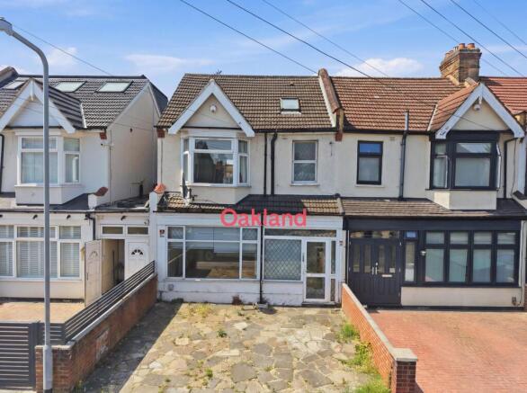 4 bed property, in Brisbane Road, £550,000