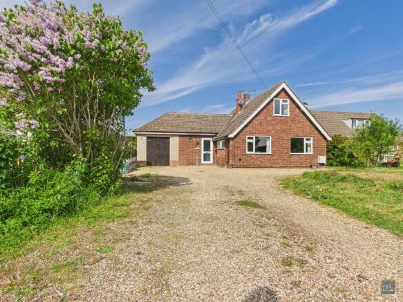 3 bed property, in Warren Lane, £399,995