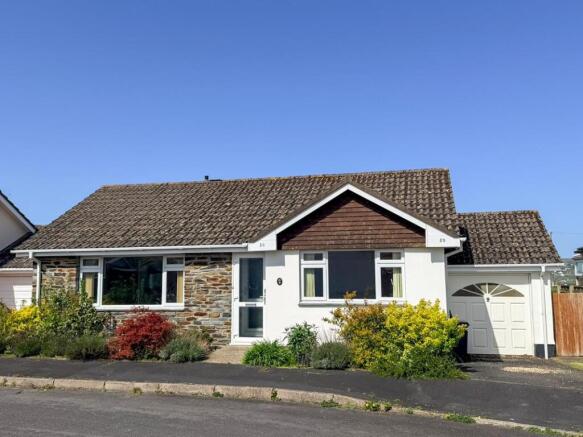 3 bed property, in Mead Park, £315,000