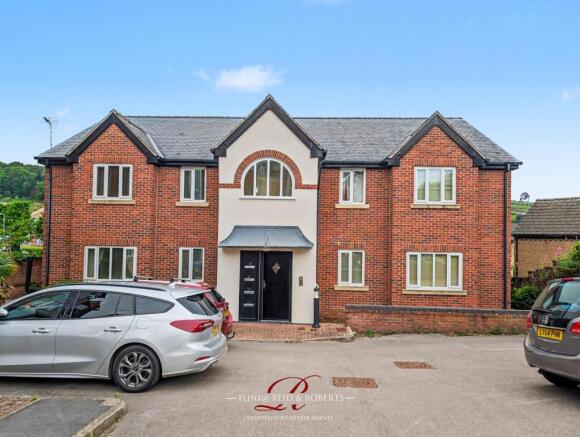 2 bed property, in Gwenllys, £119,995